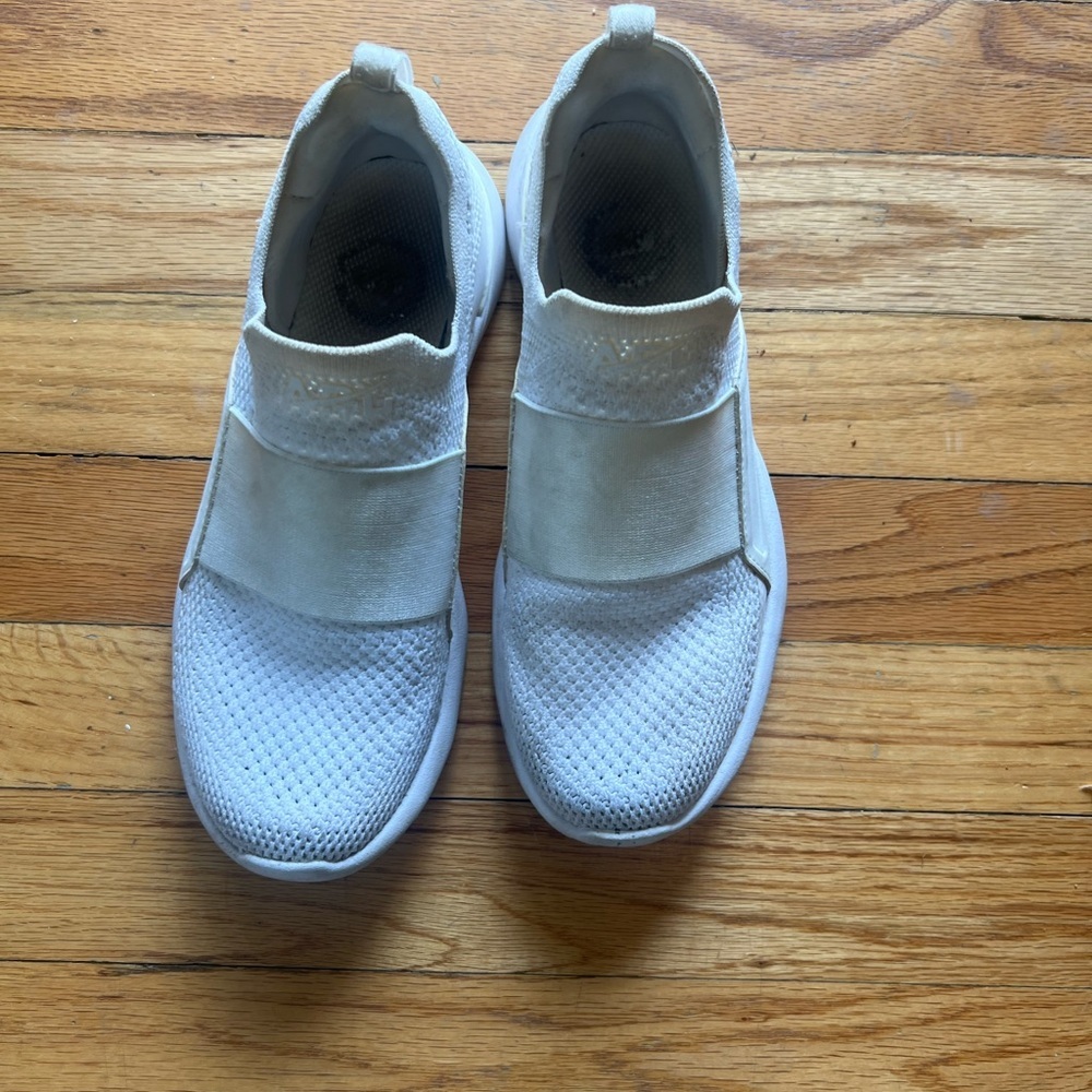 APL Size 6 White Women's TechLoom Bliss